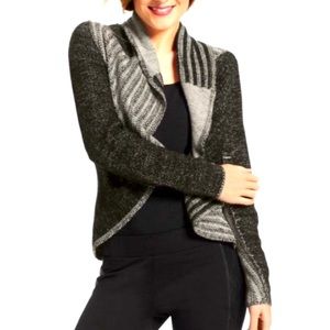 Cabi gray and black sweater size large